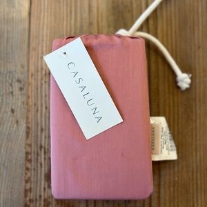 Casaluna - Standard 300 Thread Count Temperature Regulating Pillowcase Set